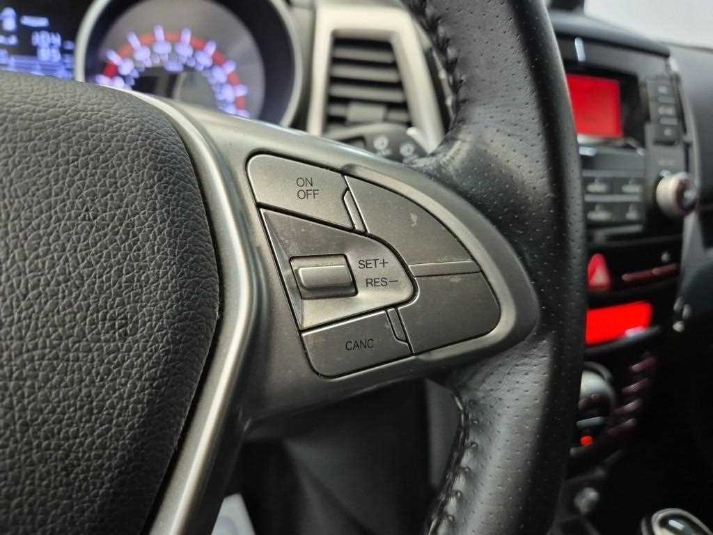 Ssangyong Tivoli 2016 Blanco - Importación desde Corea - HF Imports Iquique - Foto 15