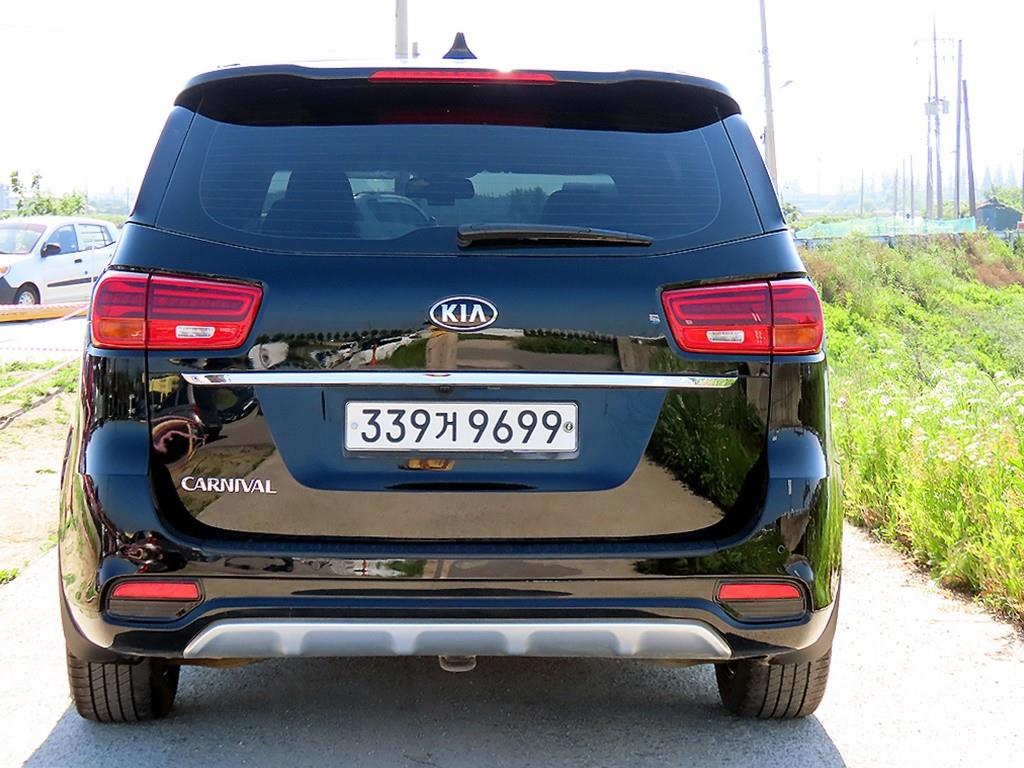 KIA Carnival - Vista 4