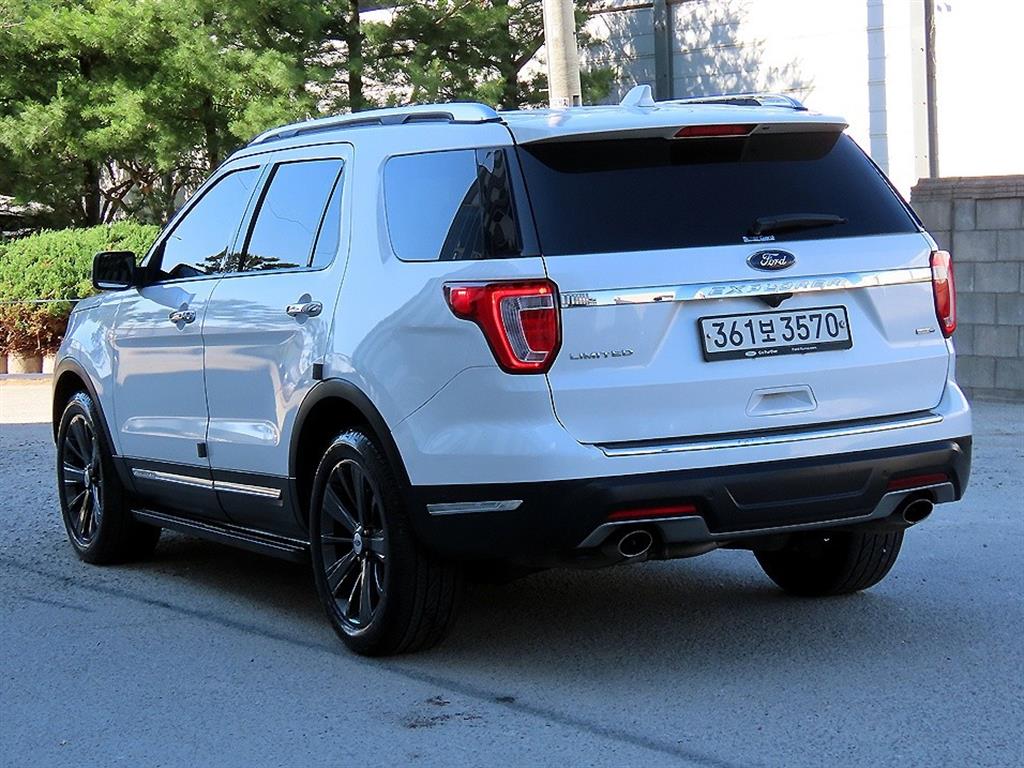 Ford Explorer - Vista 3