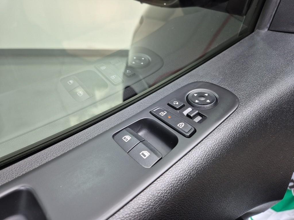 HYUNDAI Staria 2025 Gris - Importación desde Corea - HF Imports Iquique - Foto 15