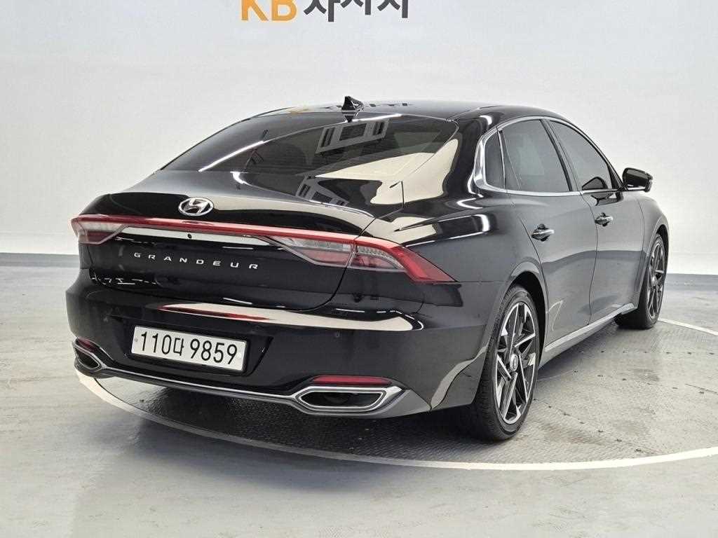 HYUNDAI Grandeur - Vista 3