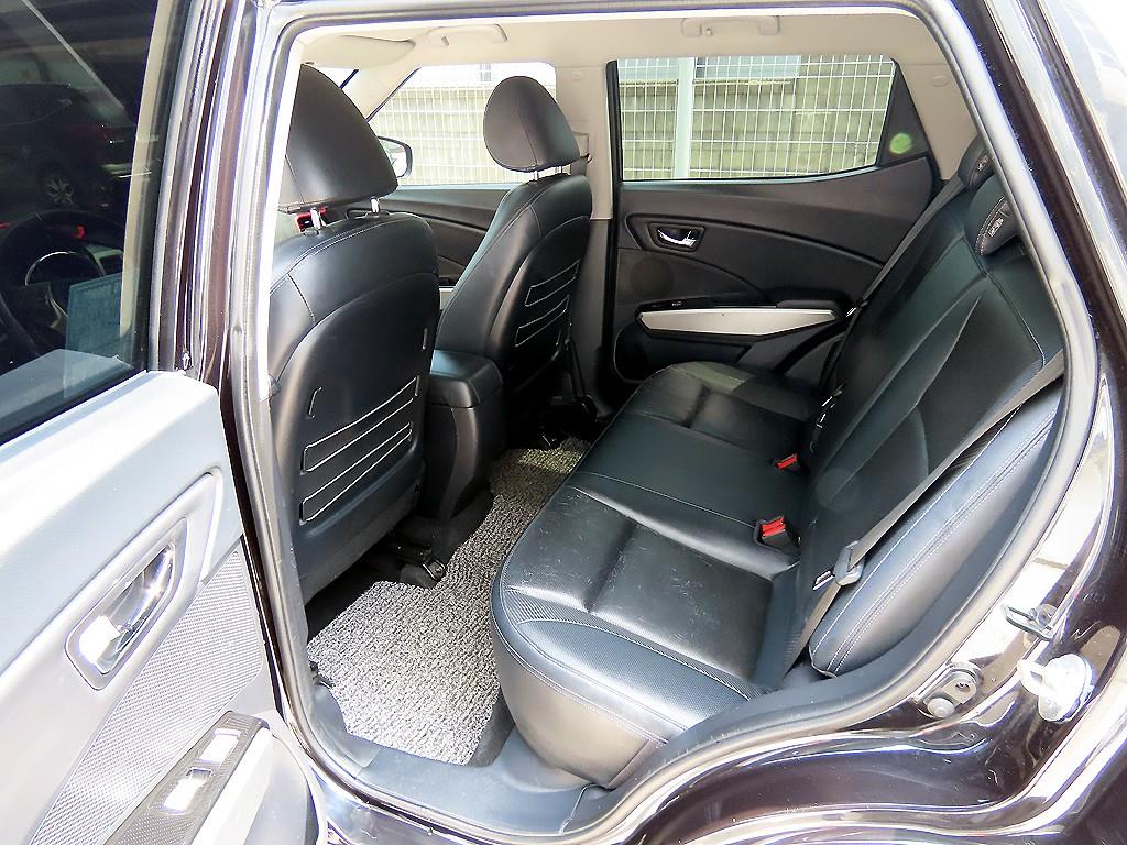 Ssangyong Tivoli - Vista 6