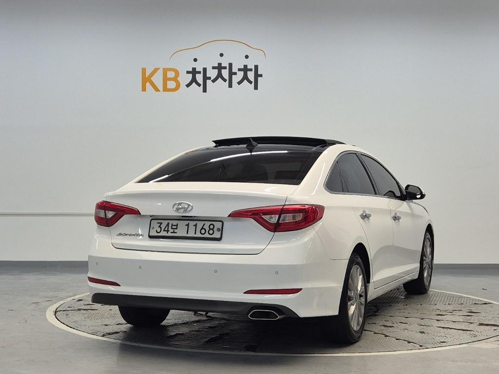 HYUNDAI Sonata - Vista 3