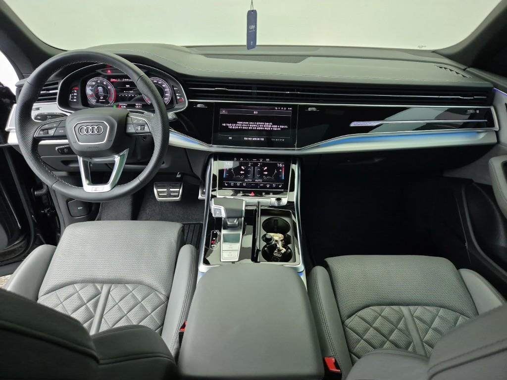 Audi Q8 - Vista 5