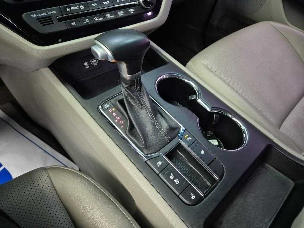 KIA Carnival - Vista 8