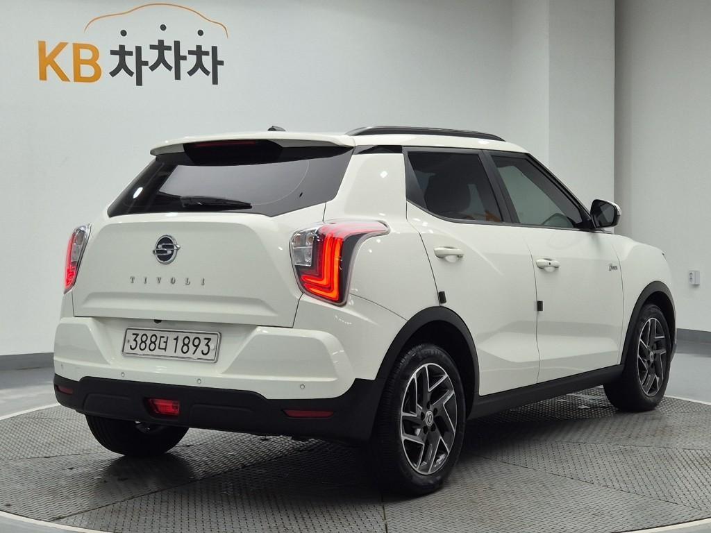 Ssangyong Tivoli - Vista 3