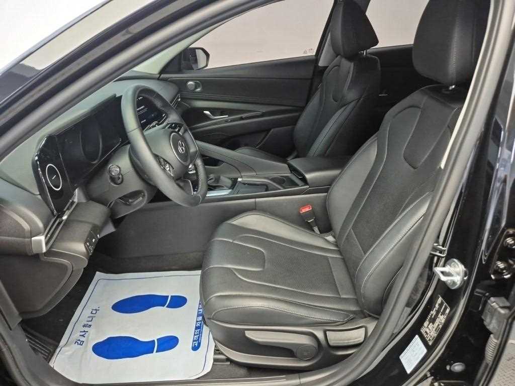 HYUNDAI Avante - Vista 11