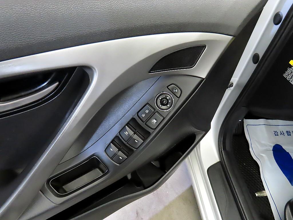 HYUNDAI Avante 2012 Blanco - Importación desde Corea - HF Imports Iquique - Foto 17