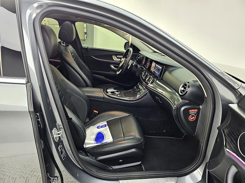 Mercedes Benz E class - Vista 11