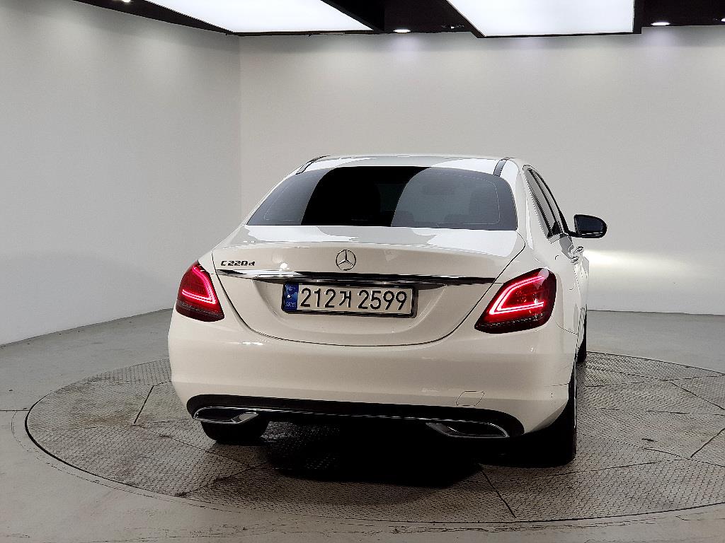 Mercedes Benz C Class - Vista 3