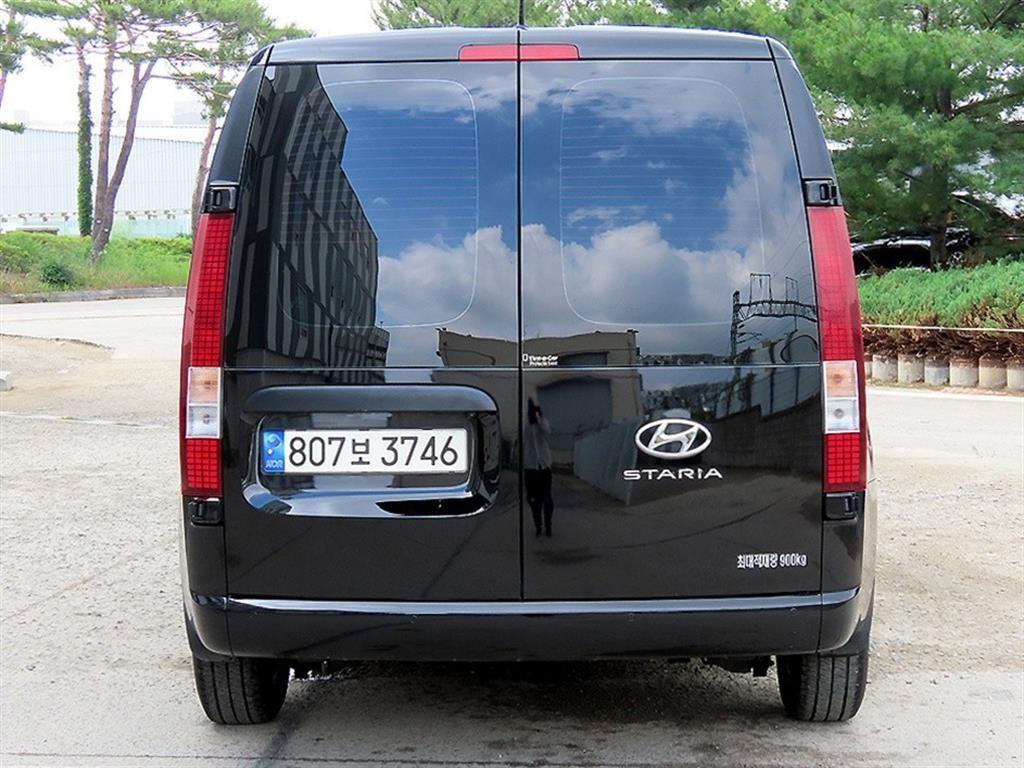 HYUNDAI Staria 2023 Negro - Importación desde Corea - HF Imports Iquique - Foto 1