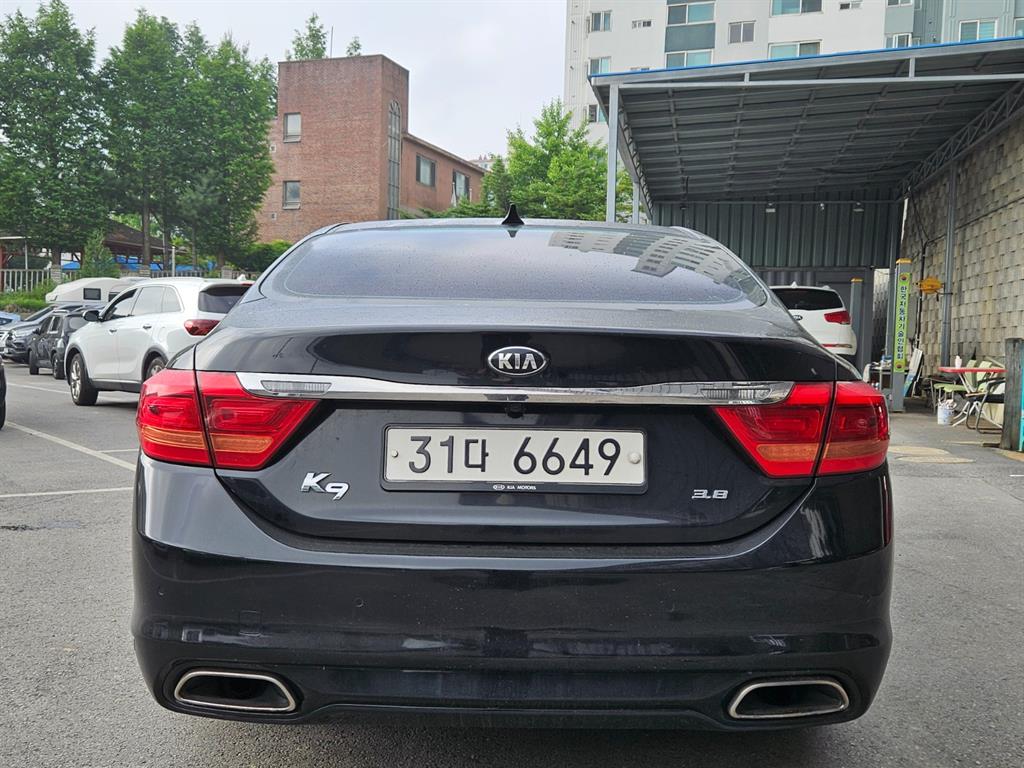 KIA K9 - Vista 5