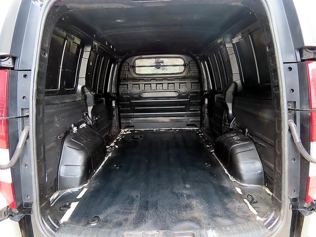 HYUNDAI Staria 2023 Negro - Importación desde Corea - HF Imports Iquique - Foto 17
