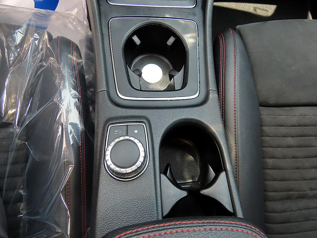 Mercedes Benz CLA Class - Vista 12