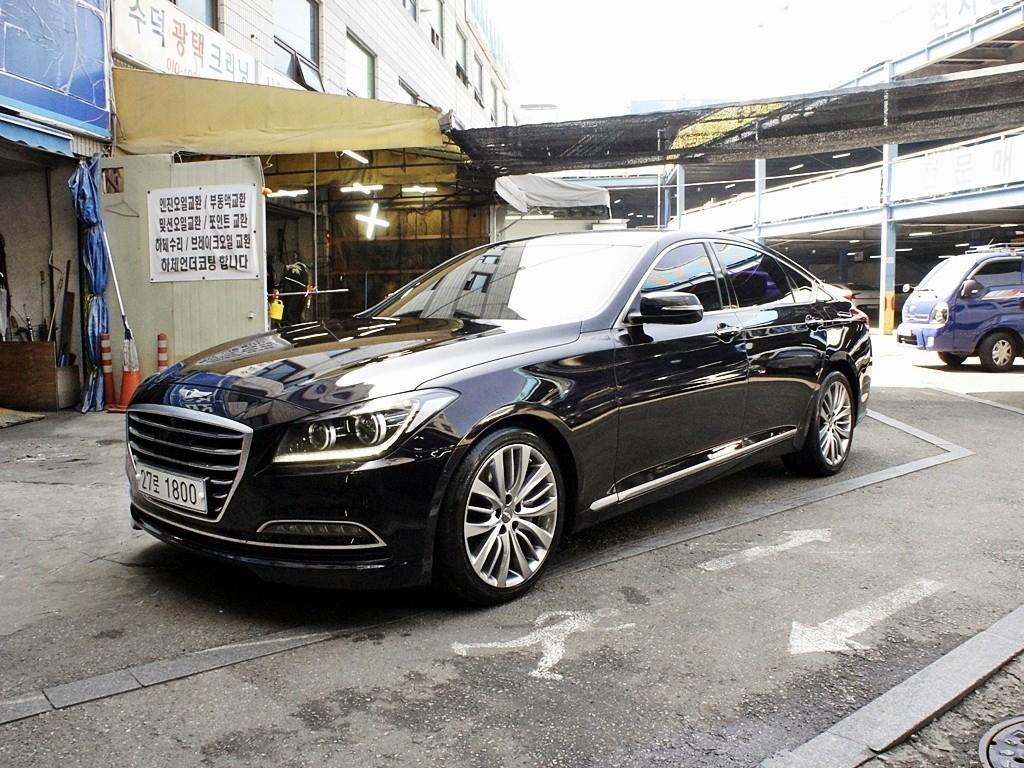 HYUNDAI Genesis - Vista 3
