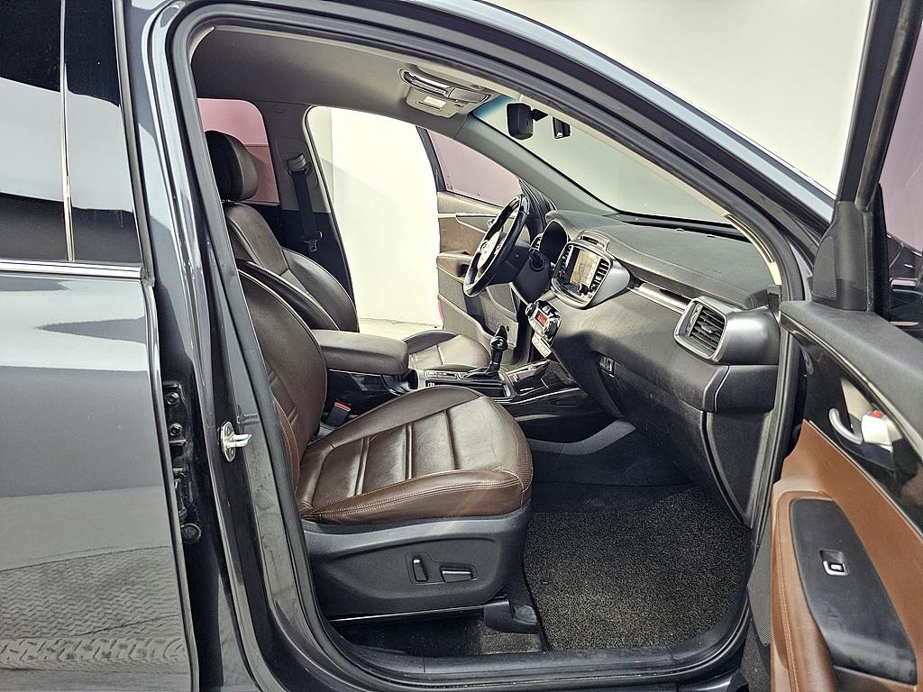 KIA Sorento - Vista 11