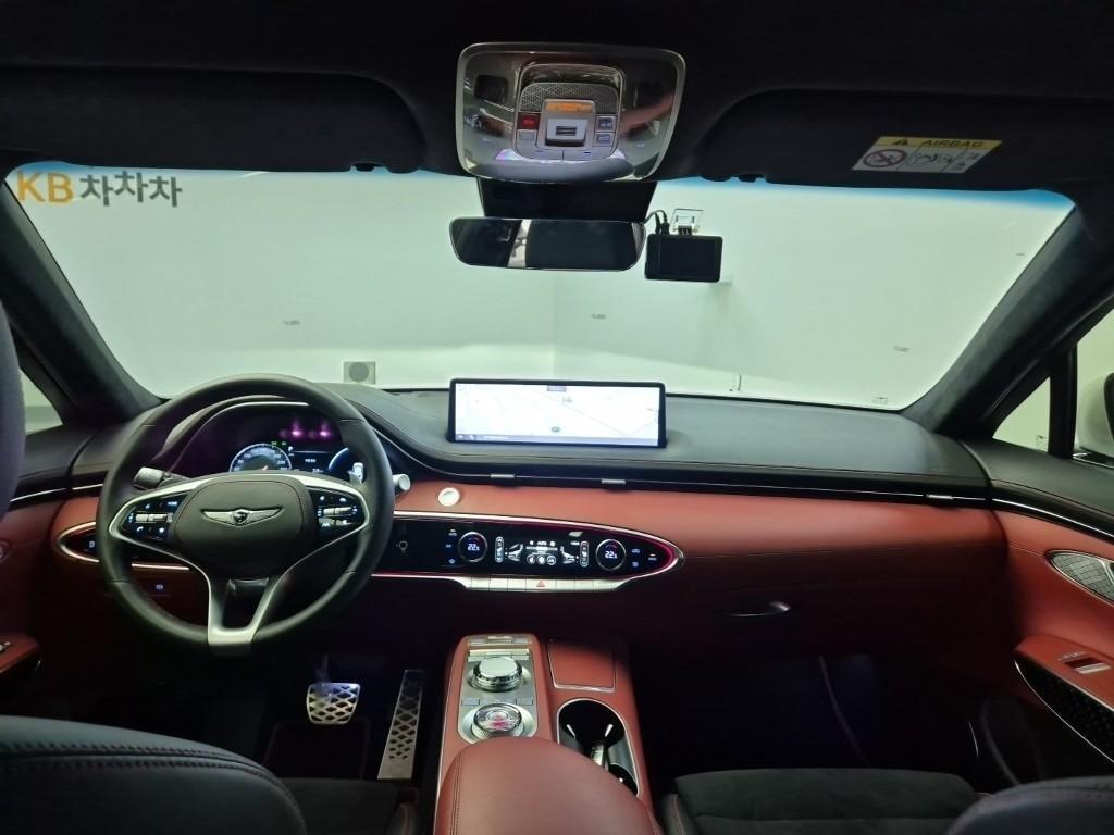 Genesis GV70 - Vista 7