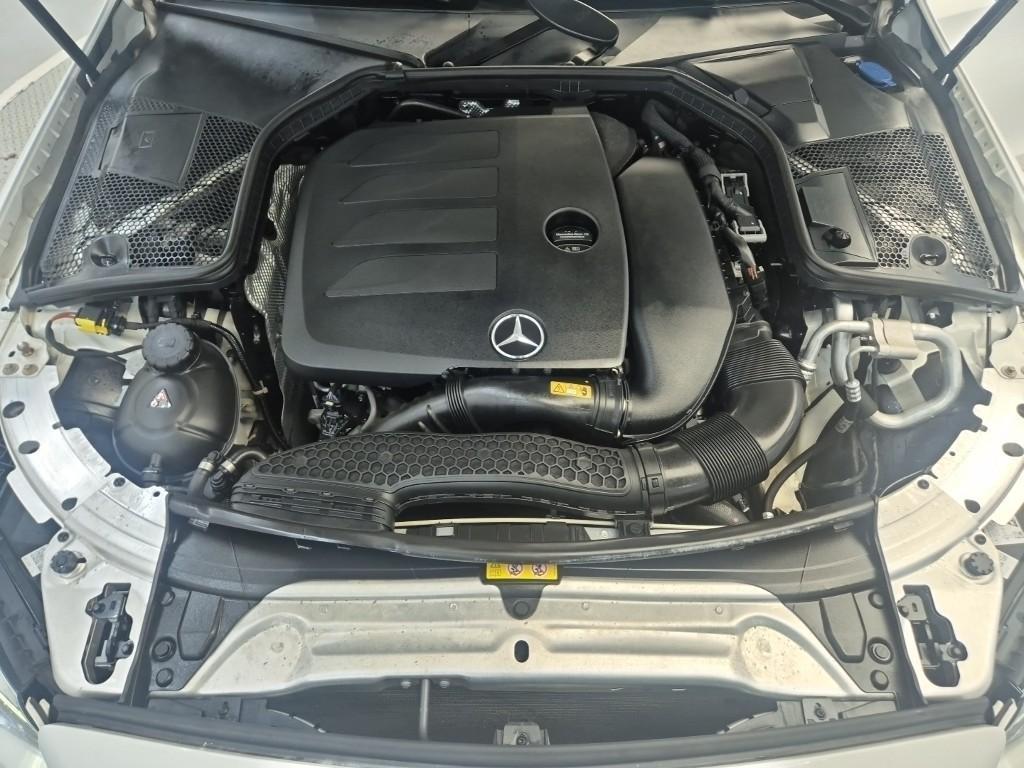 Mercedes Benz C Class - Vista 5