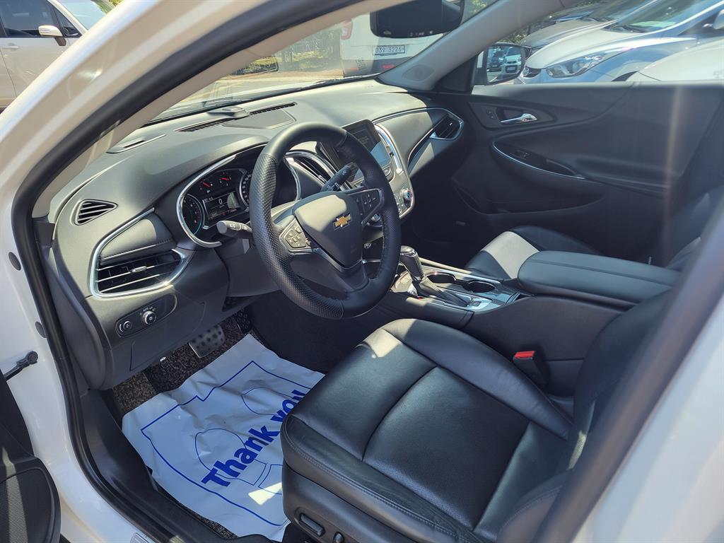 Chevrolet Malibu - Vista 5