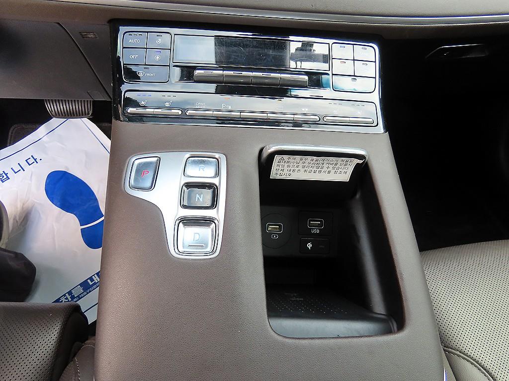 HYUNDAI Grandeur - Vista 10