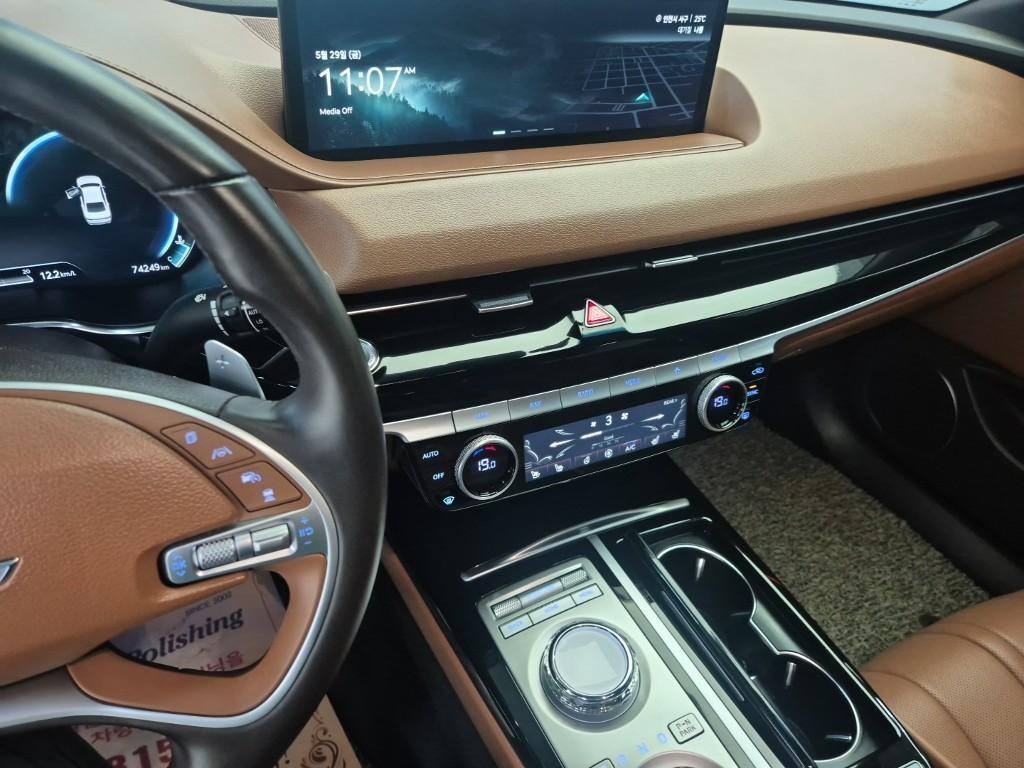 Genesis G80 - Vista 10