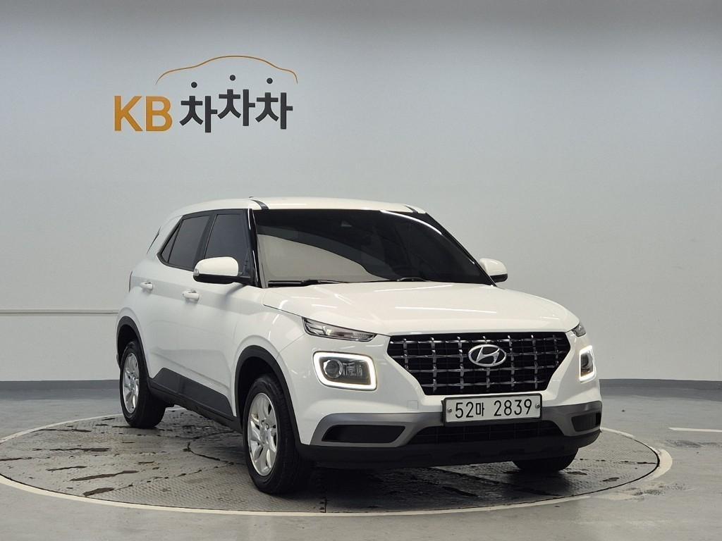 HYUNDAI Venue - Vista 4