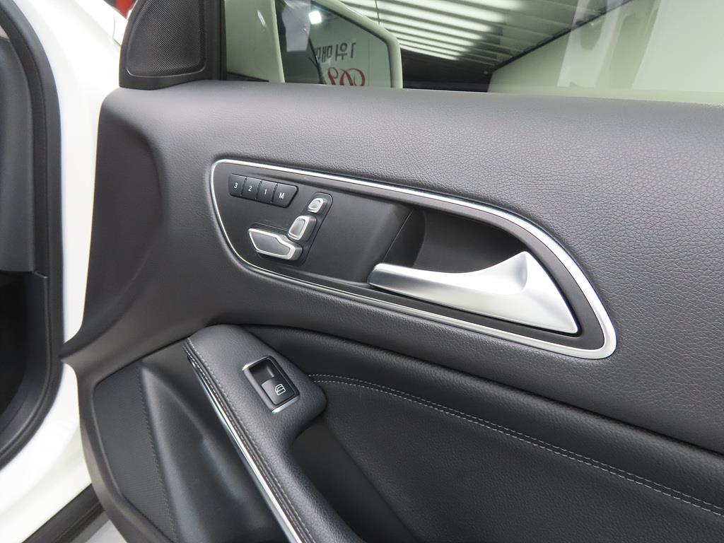 Mercedes Benz GLA Class 2019 Blanco - Importación desde Corea - HF Imports Iquique - Foto 18