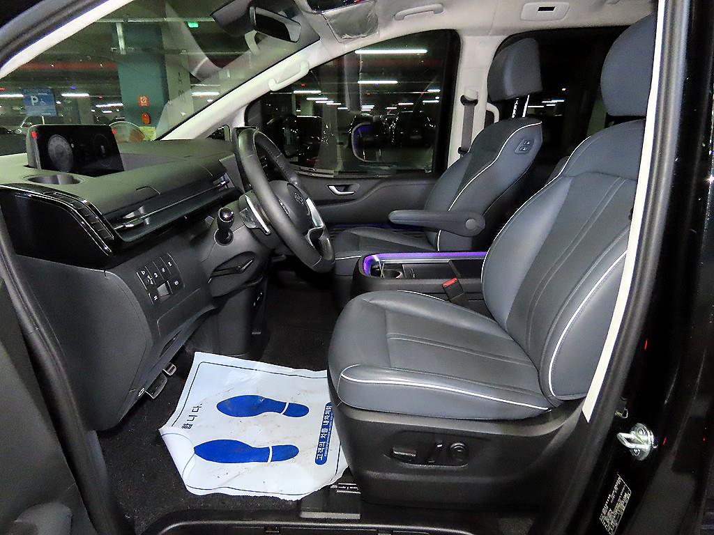 HYUNDAI Staria - Vista 6