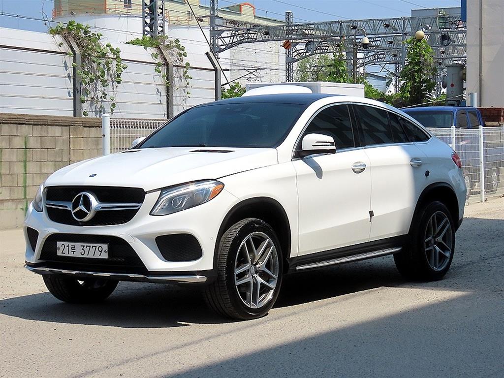 Mercedes Benz GLE Class - Vista 2