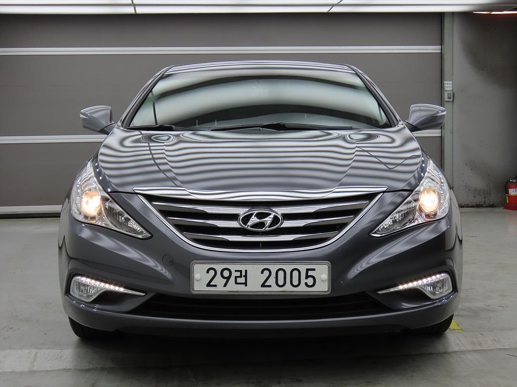 HYUNDAI Sonata - Vista 2