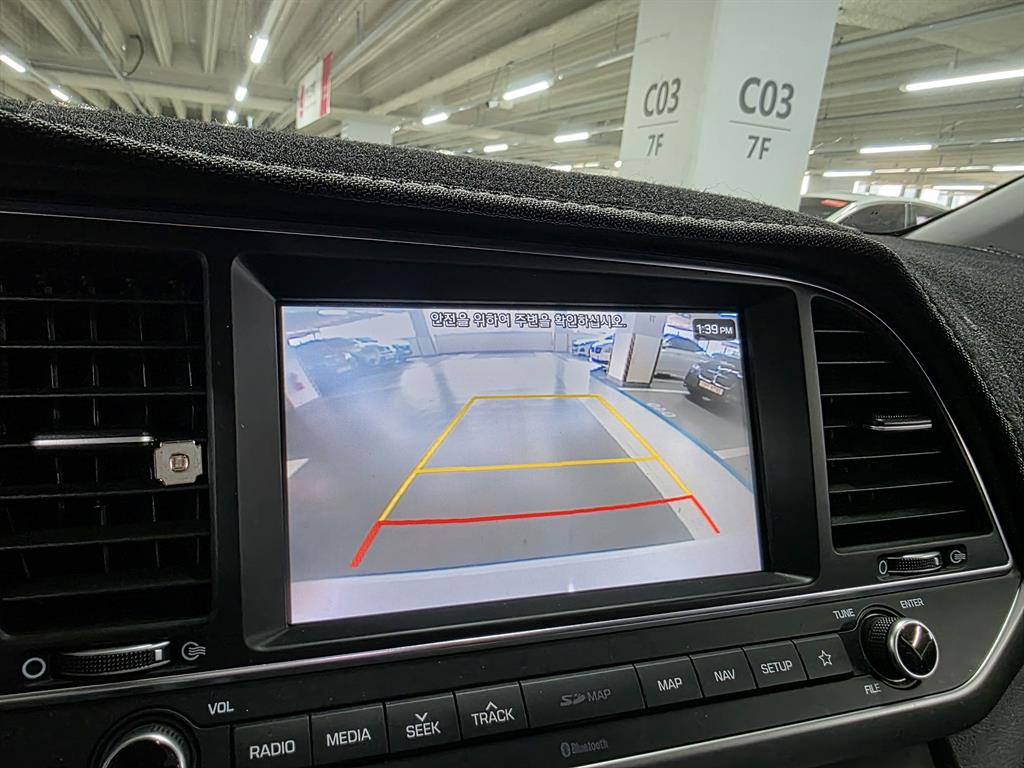 HYUNDAI Avante - Vista 12