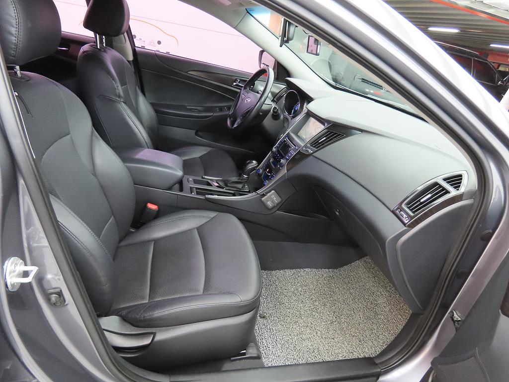 HYUNDAI Sonata - Vista 8