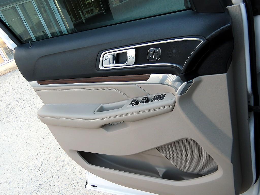 Ford Explorer - Vista 11