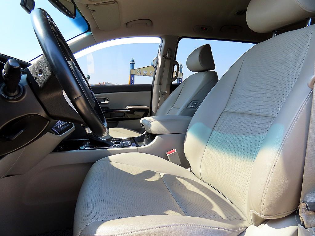 KIA Carnival - Vista 5