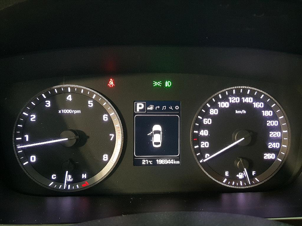 HYUNDAI Sonata - Vista 7