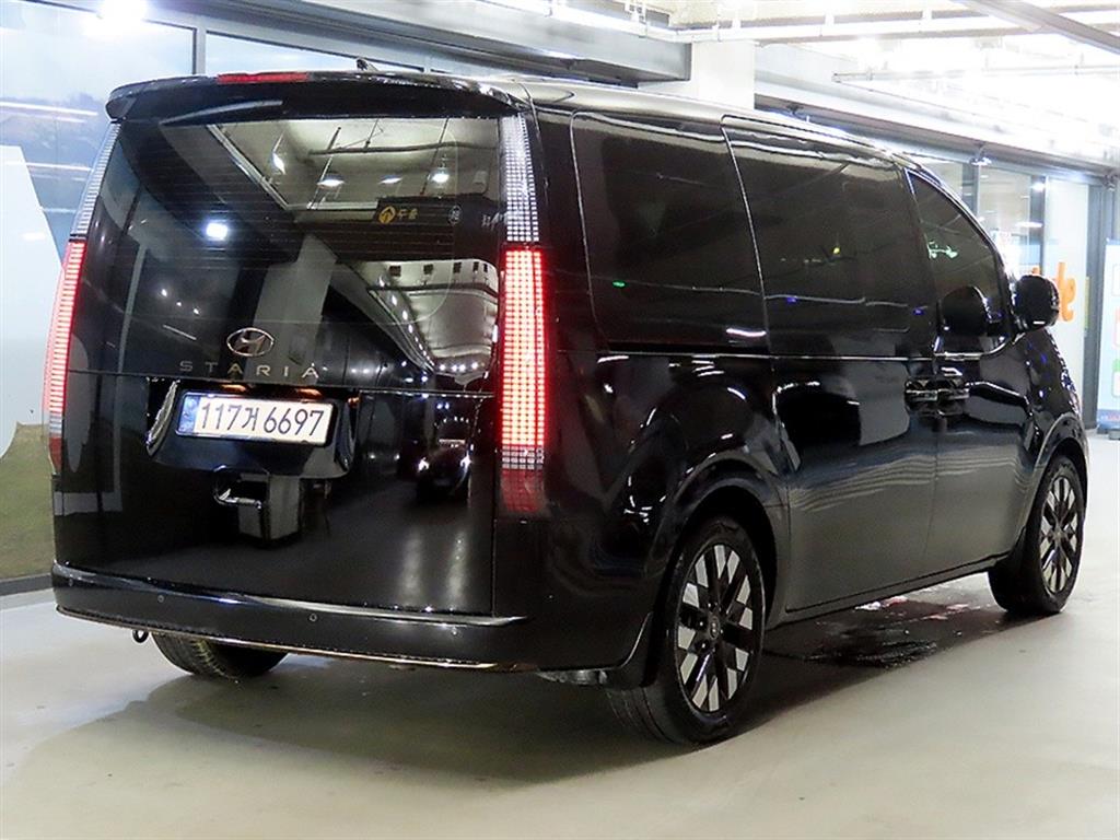 HYUNDAI Staria - Vista 4
