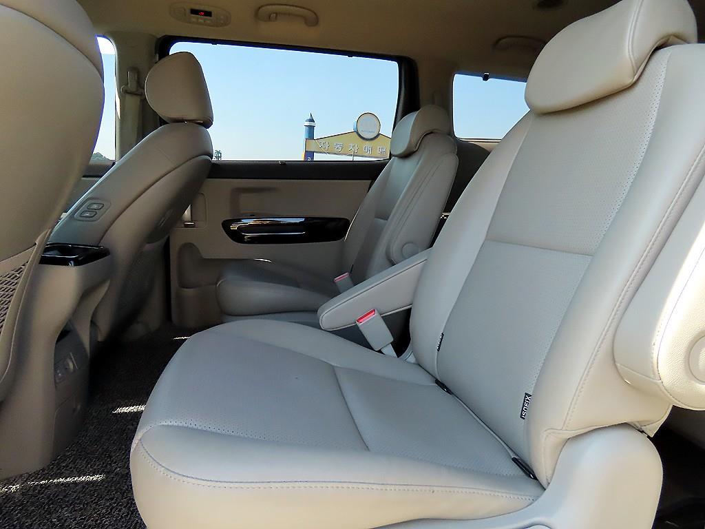 KIA Carnival - Vista 6