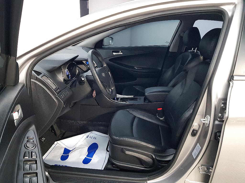HYUNDAI Sonata - Vista 8