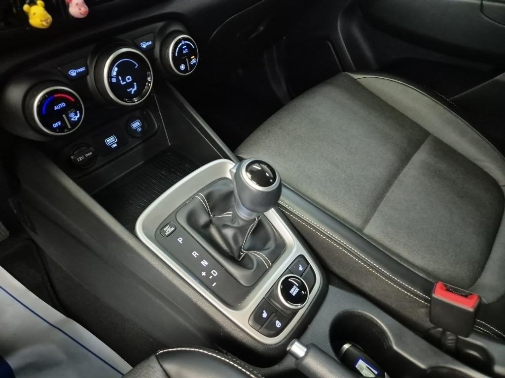 HYUNDAI Venue - Vista 8