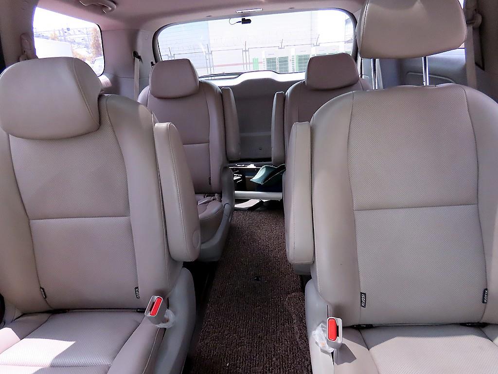 KIA Carnival - Vista 7