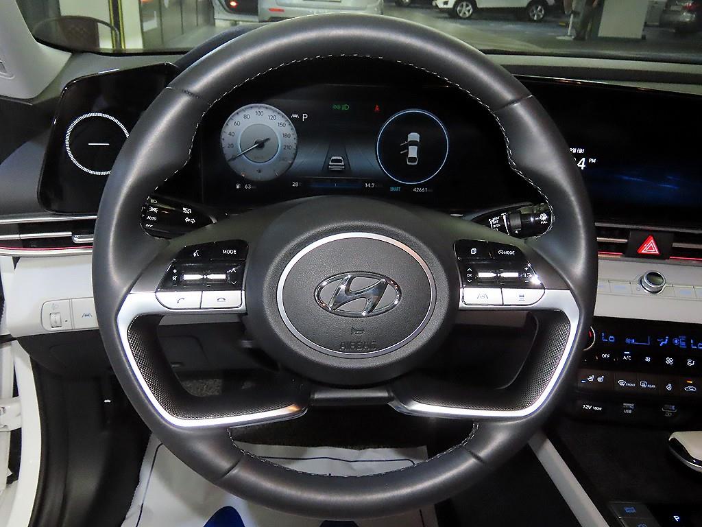 HYUNDAI Avante - Vista 8