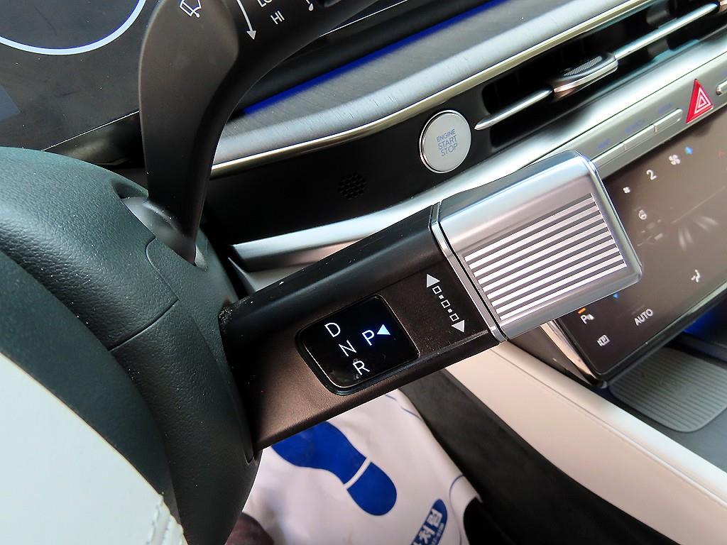 HYUNDAI Grandeur - Vista 10