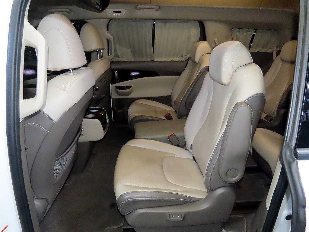 KIA Carnival - Vista 7