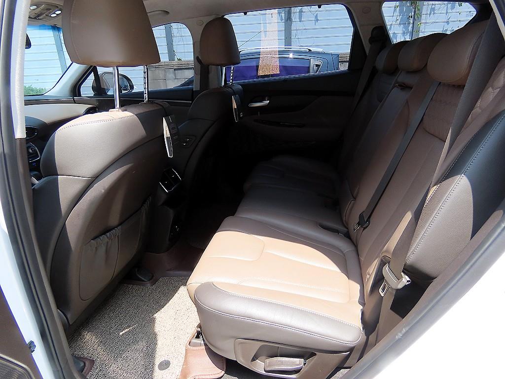 HYUNDAI Santa Fe - Vista 6