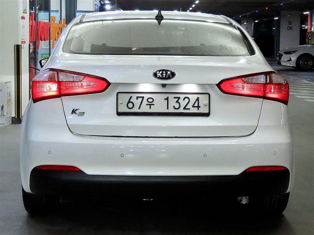 KIA K3 - Vista 5