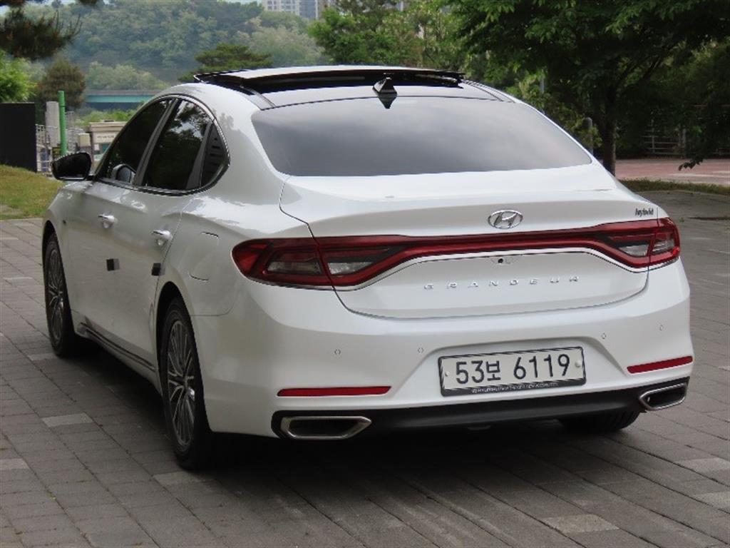 HYUNDAI Grandeur - Vista 7