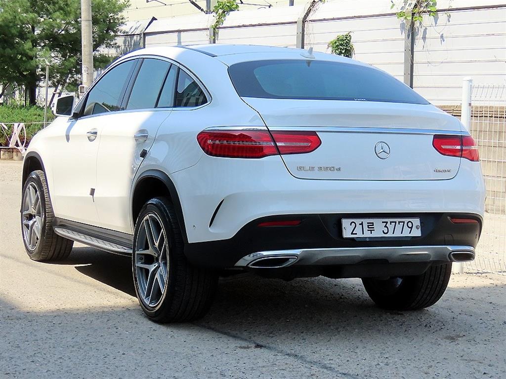 Mercedes Benz GLE Class - Vista 3