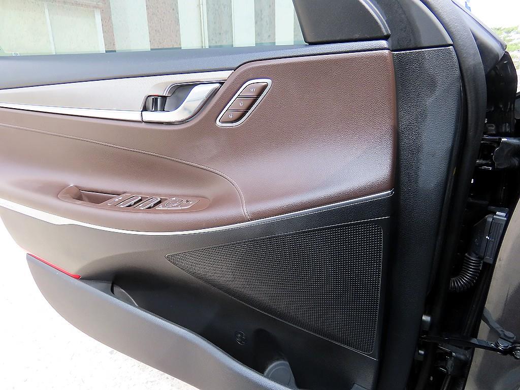 HYUNDAI Grandeur - Vista 11
