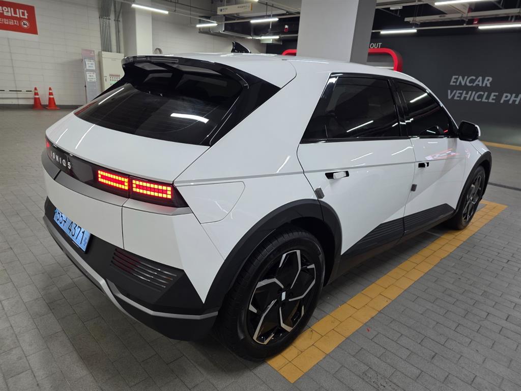 HYUNDAI Ioniq 5 - Vista 3
