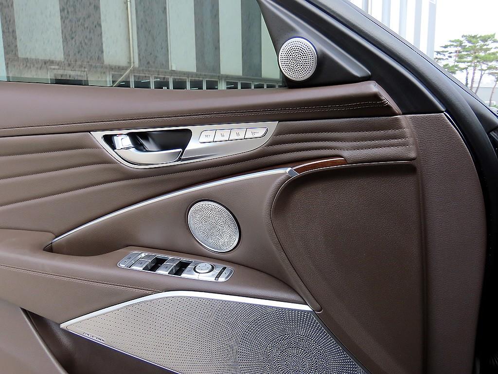 KIA K9 - Vista 12